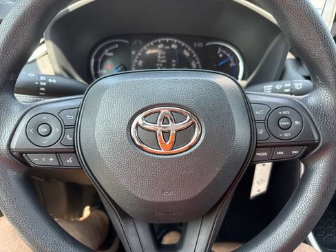 Used 2025 Toyota RAV4 LE AWD/4WD image 25