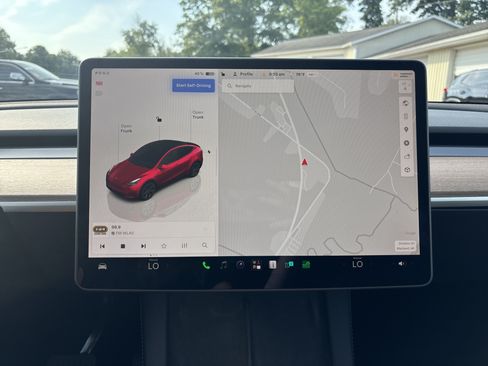 Used 2024 Tesla Model Y Long Range AWD/4WD image 5