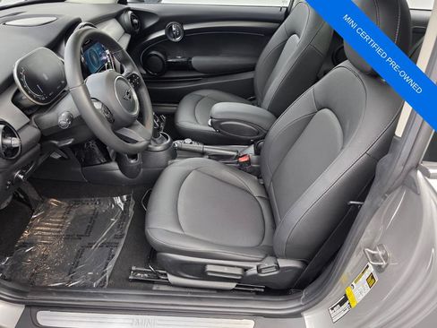Used 2024 MINI Cooper 2-Door Hardtop FWD image 9