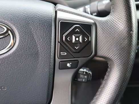Used 2017 Toyota Tacoma TRD Sport w/ Tow Package AWD/4WD image 30