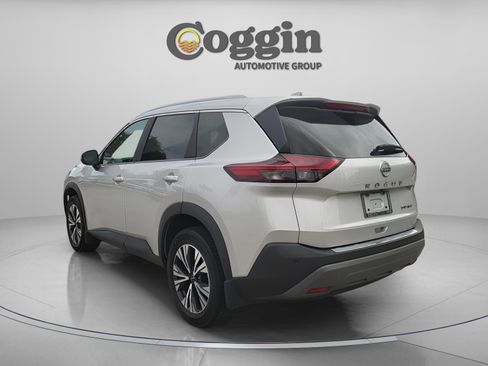 Used 2023 Nissan Rogue SV w/ SV Premium Package image 4