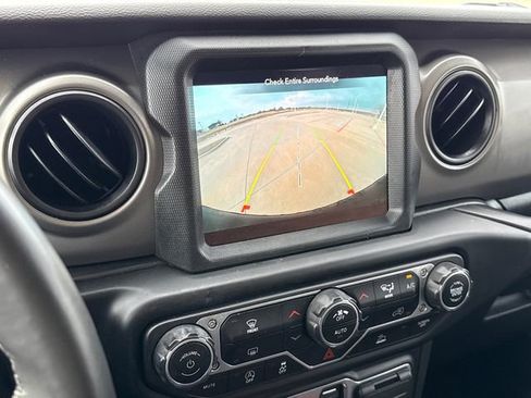 Used 2022 Jeep Wrangler Unlimited Sport image 26