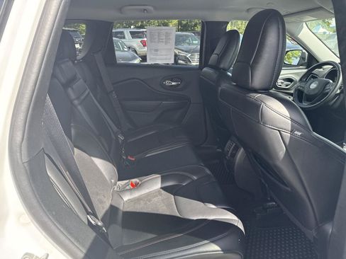 Used 2019 Jeep Cherokee Trailhawk AWD/4WD image 20