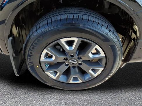 Used 2024 Nissan Titan Platinum Reserve w/ Moonroof Package image 9