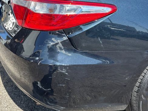 Used 2015 Toyota Camry LE image 16