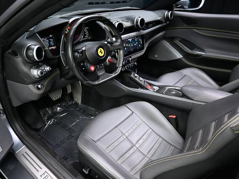 Used 2022 Ferrari Portofino M RWD image 59