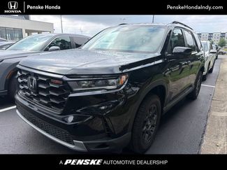 Used 2025 Honda Pilot TrailSport video 1