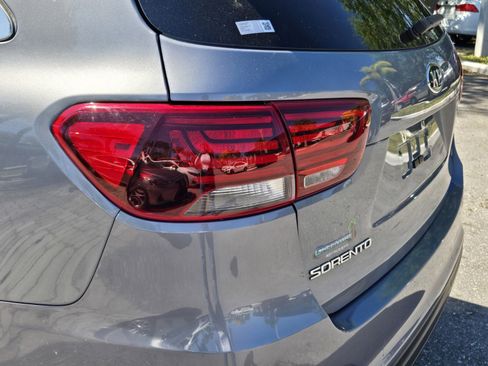 Used 2020 Kia Sorento LX image 22