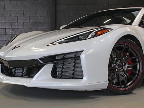 Used 2023 Chevrolet Corvette Z06 RWD image 7