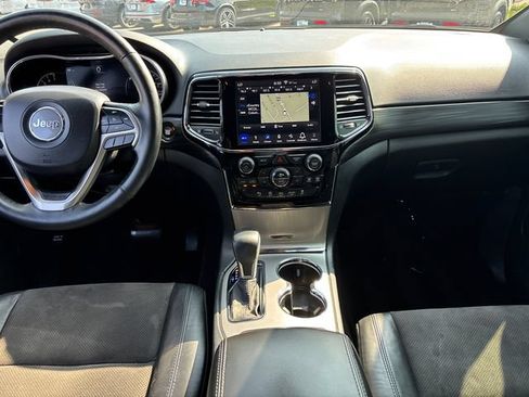 Used 2019 Jeep Grand Cherokee Altitude AWD/4WD image 10