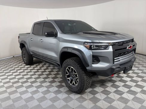 Used 2025 Chevrolet Colorado ZR2 w/ Technology Package AWD/4WD image 1