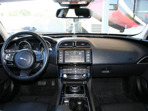 Used 2017 Jaguar XE Premium AWD/4WD image 15