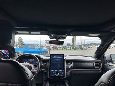 Used 2024 Ford Expedition Max Limited image 25