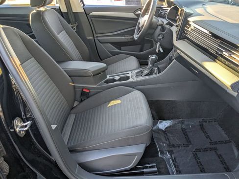 Used 2025 Volkswagen Jetta S image 29