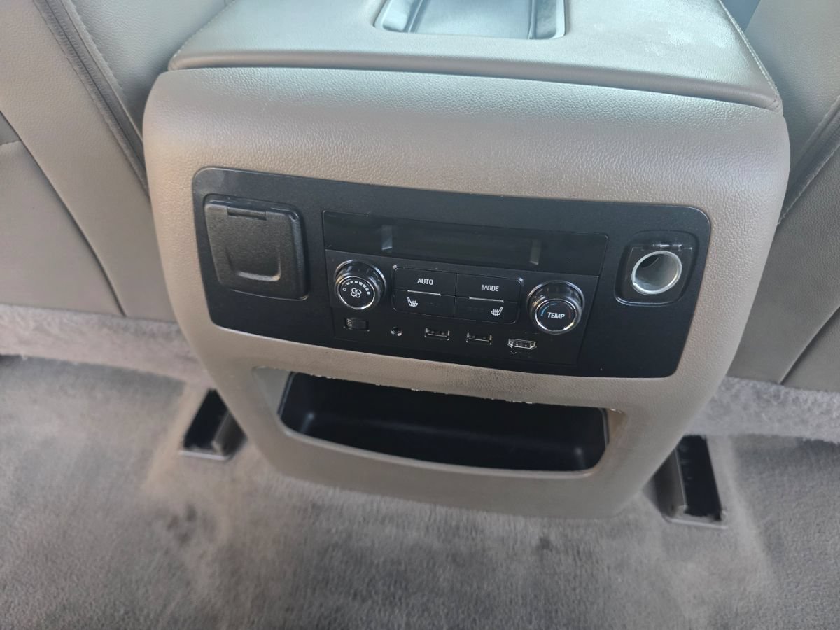 Used 2019 GMC Yukon XL SLT w/ Open Road Package AWD/4WD image 40