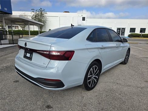 New 2026 Volkswagen Jetta SE image 3