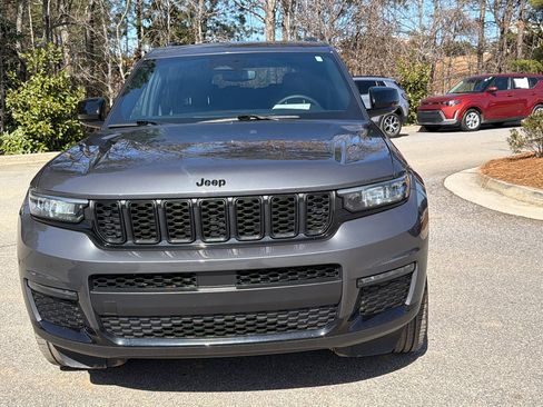 Used 2024 Jeep Grand Cherokee L Limited w/ Black Appearance Package image 3