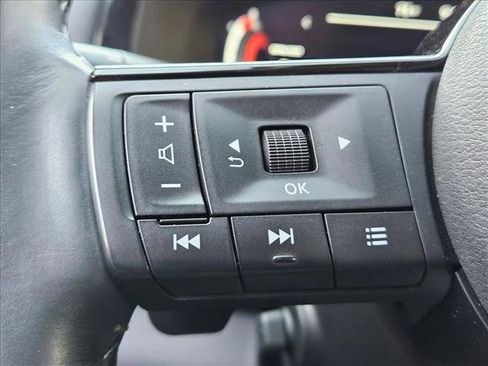 Used 2024 Nissan Pathfinder Platinum w/ Cargo Package image 14