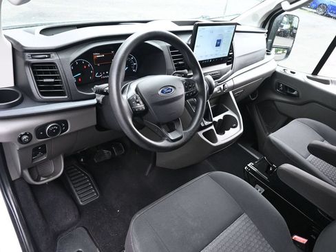 Used 2022 Ford Transit 250 Low Roof AWD image 17