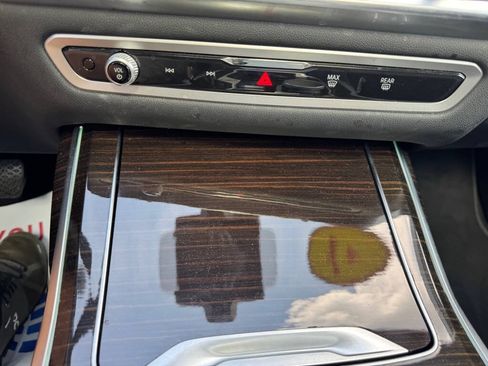 Used 2024 BMW X7 xDrive40i AWD/4WD image 26