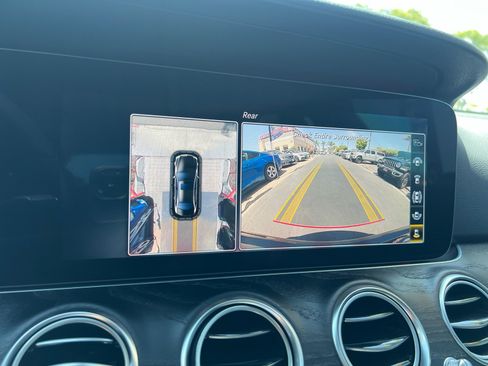 Used 2018 Mercedes-Benz E 400 4MATIC Sedan w/ Premium 3 Package image 27