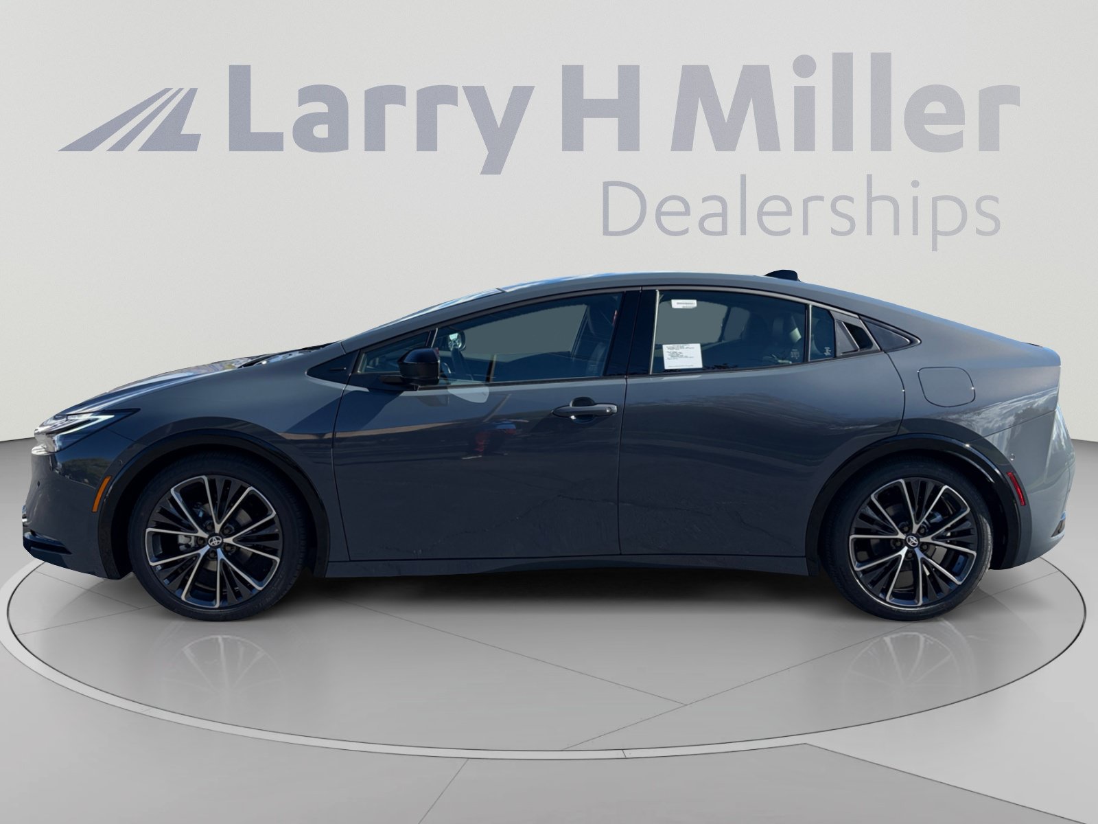 New 2027 Toyota Prius Limited w/ Limited Premium Package FWD image 2