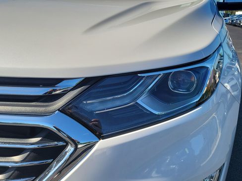 Used 2018 Chevrolet Equinox Premier w/ Infotainment II Package image 9