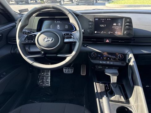Used 2025 Hyundai Elantra Sport FWD image 2