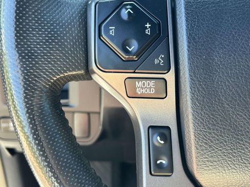 Used 2016 Toyota Tacoma TRD Off-Road image 20