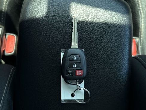Used 2015 Toyota RAV4 XLE AWD/4WD image 23