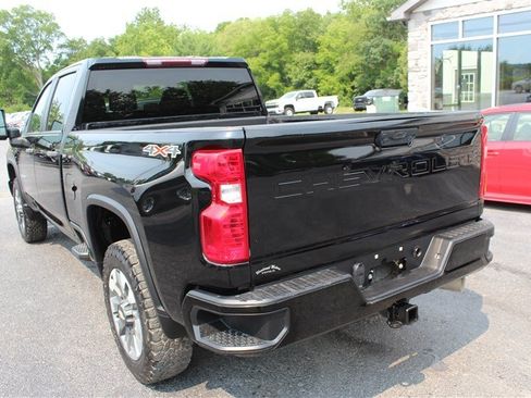 Used 2023 Chevrolet Silverado 2500 Custom w/ Custom Value Package AWD/4WD image 5