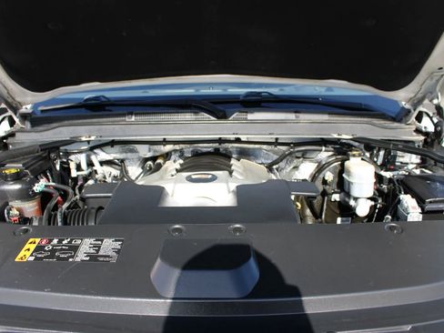 Used 2017 Cadillac Escalade ESV Premium Luxury w/ LPO, Radiant Package image 9