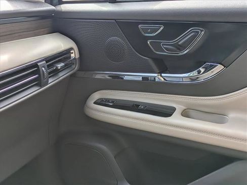 Used 2023 Lincoln Corsair Reserve FWD image 19
