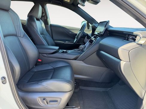 Used 2021 Toyota Venza XLE w/ Softex Package AWD/4WD image 24