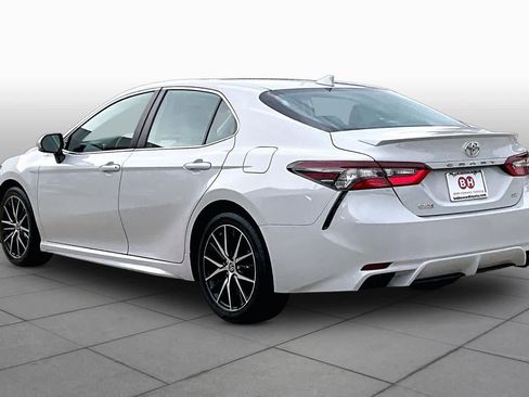 Used 2022 Toyota Camry SE FWD image 12