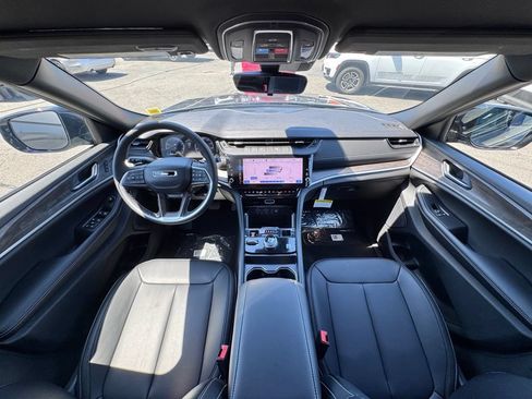 New 2026 Jeep Grand Cherokee Limited AWD/4WD image 24