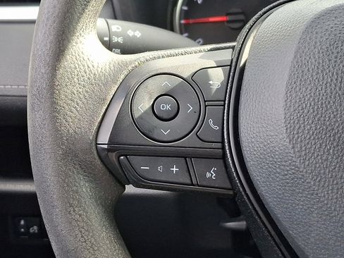 Used 2021 Toyota RAV4 LE image 20