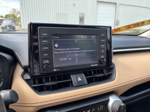 Used 2020 Toyota RAV4 XLE AWD/4WD image 21