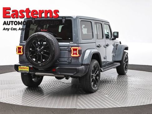 Used 2025 Jeep Wrangler Unlimited Sahara AWD/4WD image 5