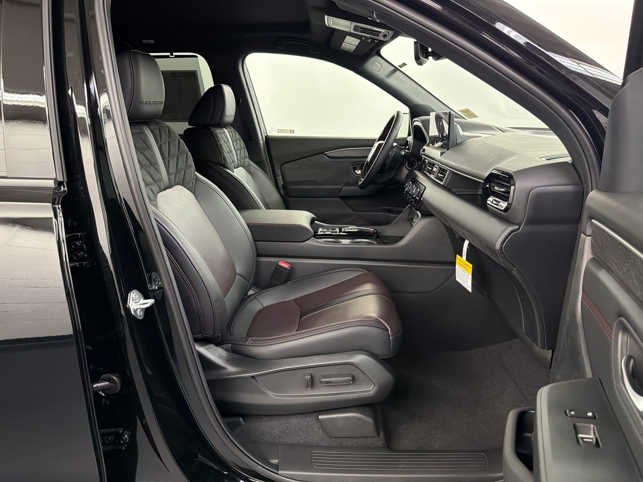 New 2026 Honda Pilot Black Edition image 25