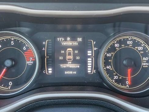 Used 2018 Jeep Cherokee Latitude w/ Altitude Package image 13