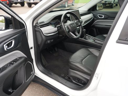 Used 2022 Jeep Compass Latitude w/ Sun and Sound Group AWD/4WD image 14
