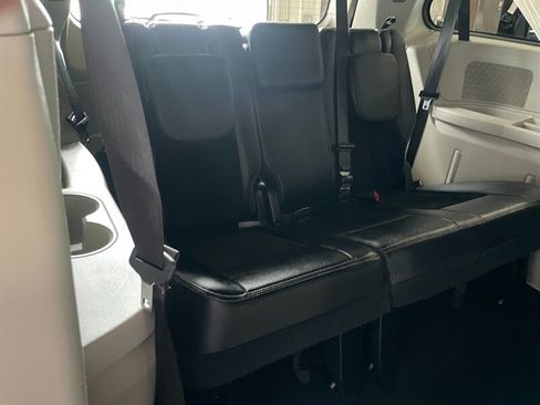 Used 2017 Dodge Grand Caravan SXT FWD image 19