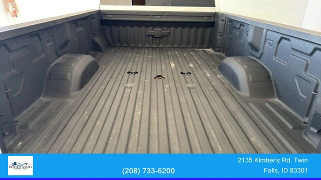 Used 2025 Chevrolet Silverado 3500 High Country w/ Technology Package AWD/4WD image 13