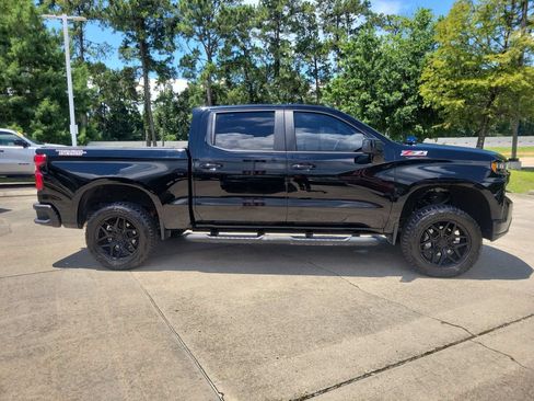 Used 2020 Chevrolet Silverado 1500 LT Trail Boss w/ Midnight Edition AWD/4WD image 9
