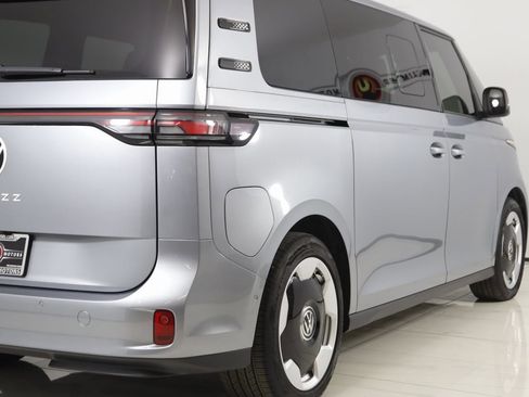 Used 2025 Volkswagen ID. Buzz Pro S image 55