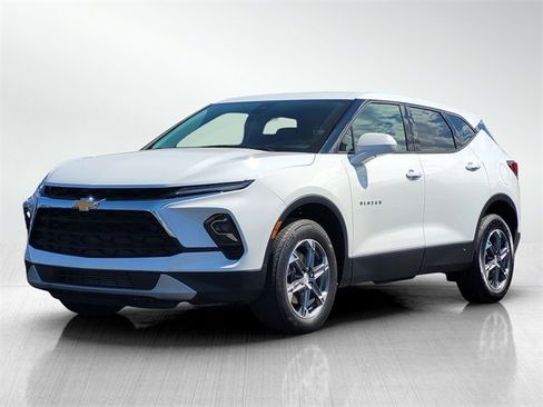 Used 2025 Chevrolet Blazer LT image 9