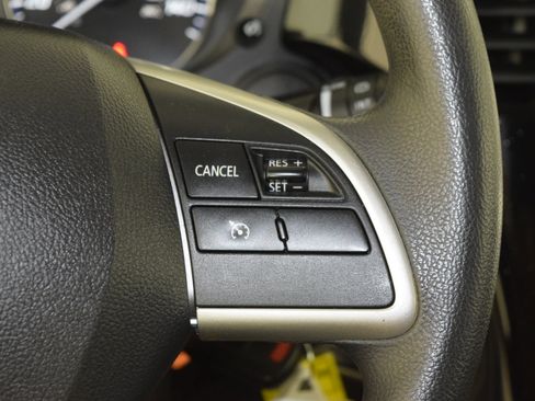 Used 2020 Mitsubishi Outlander ES image 16