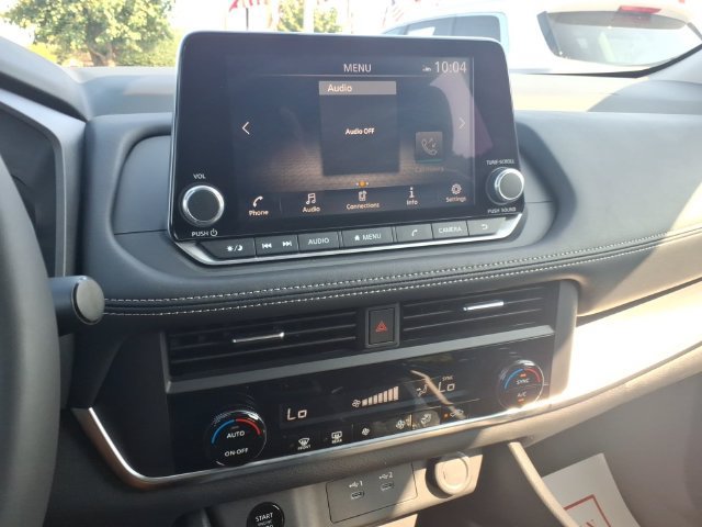 Used 2025 Nissan Rogue SV AWD/4WD image 17