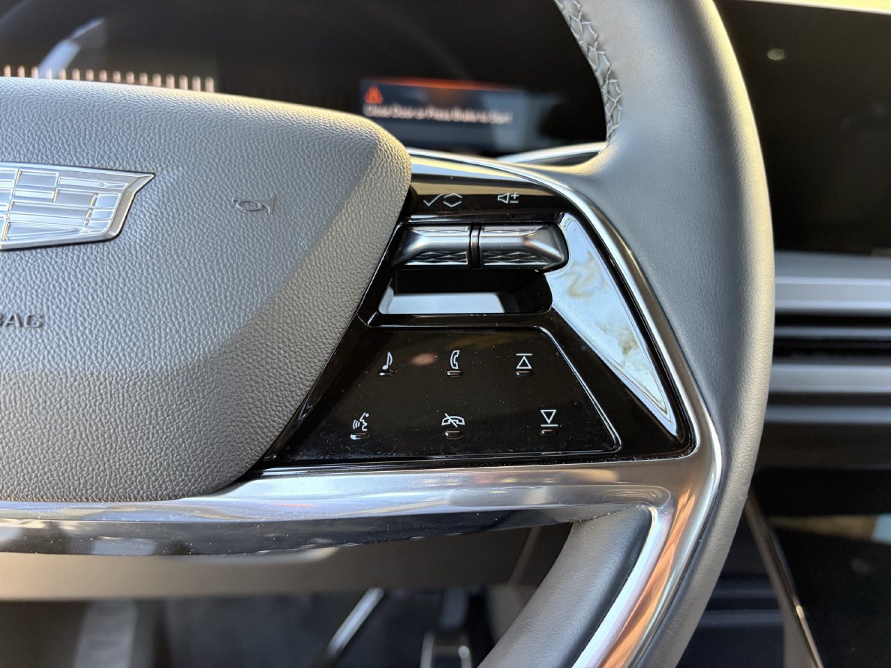 Certified 2026 Cadillac Vistiq Luxury AWD/4WD image 22